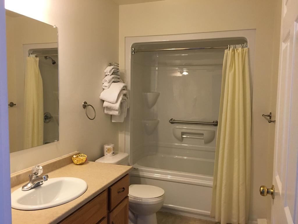 Airport Inn Fredericton Ngoại thất bức ảnh
