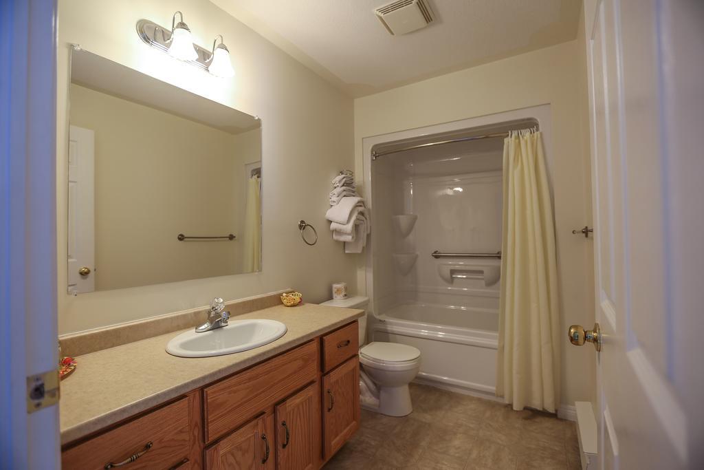 Airport Inn Fredericton Ngoại thất bức ảnh